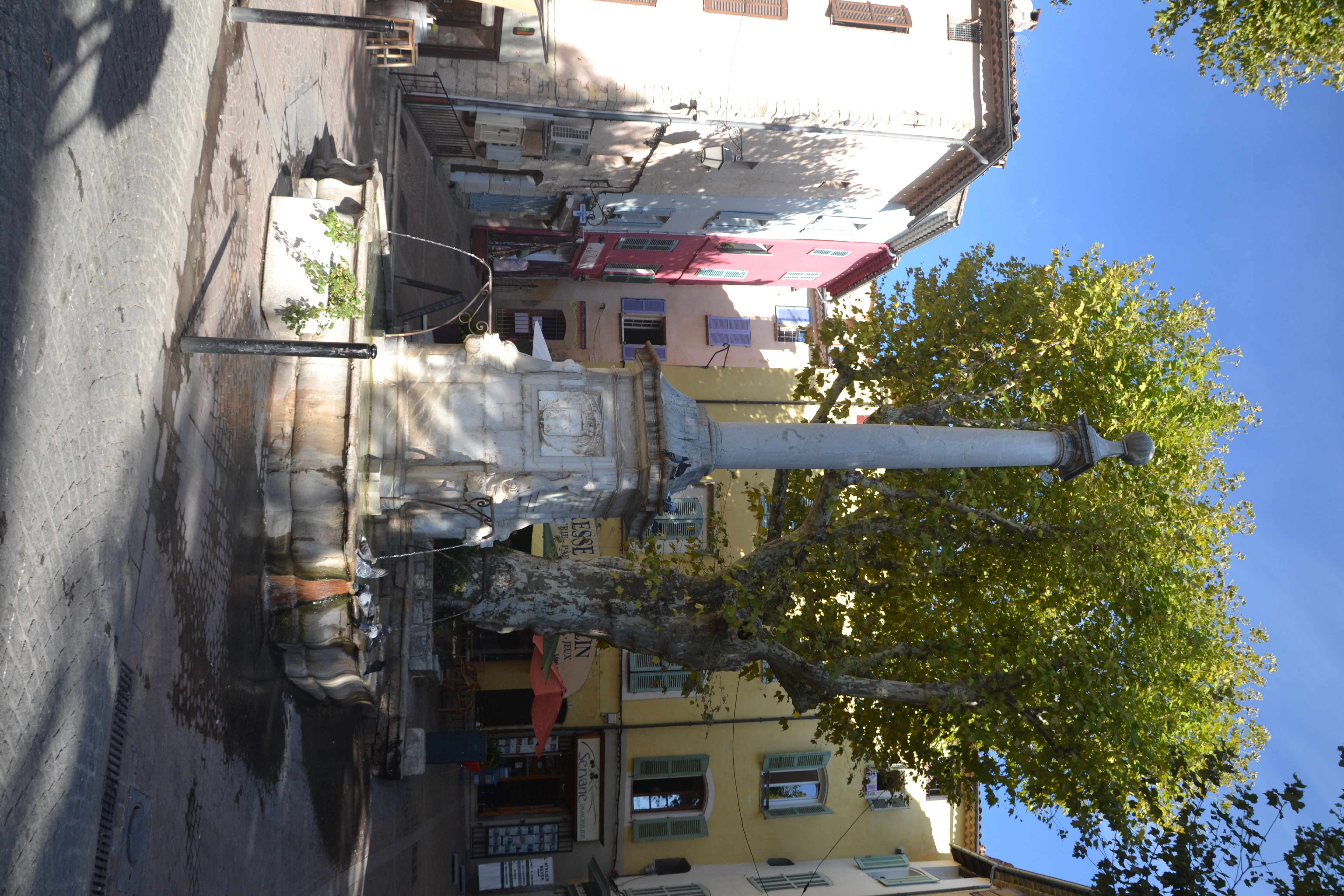 fontaine de Lorgues