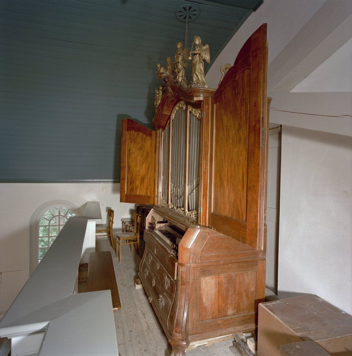 Kerkterrein met Hervormde kerk