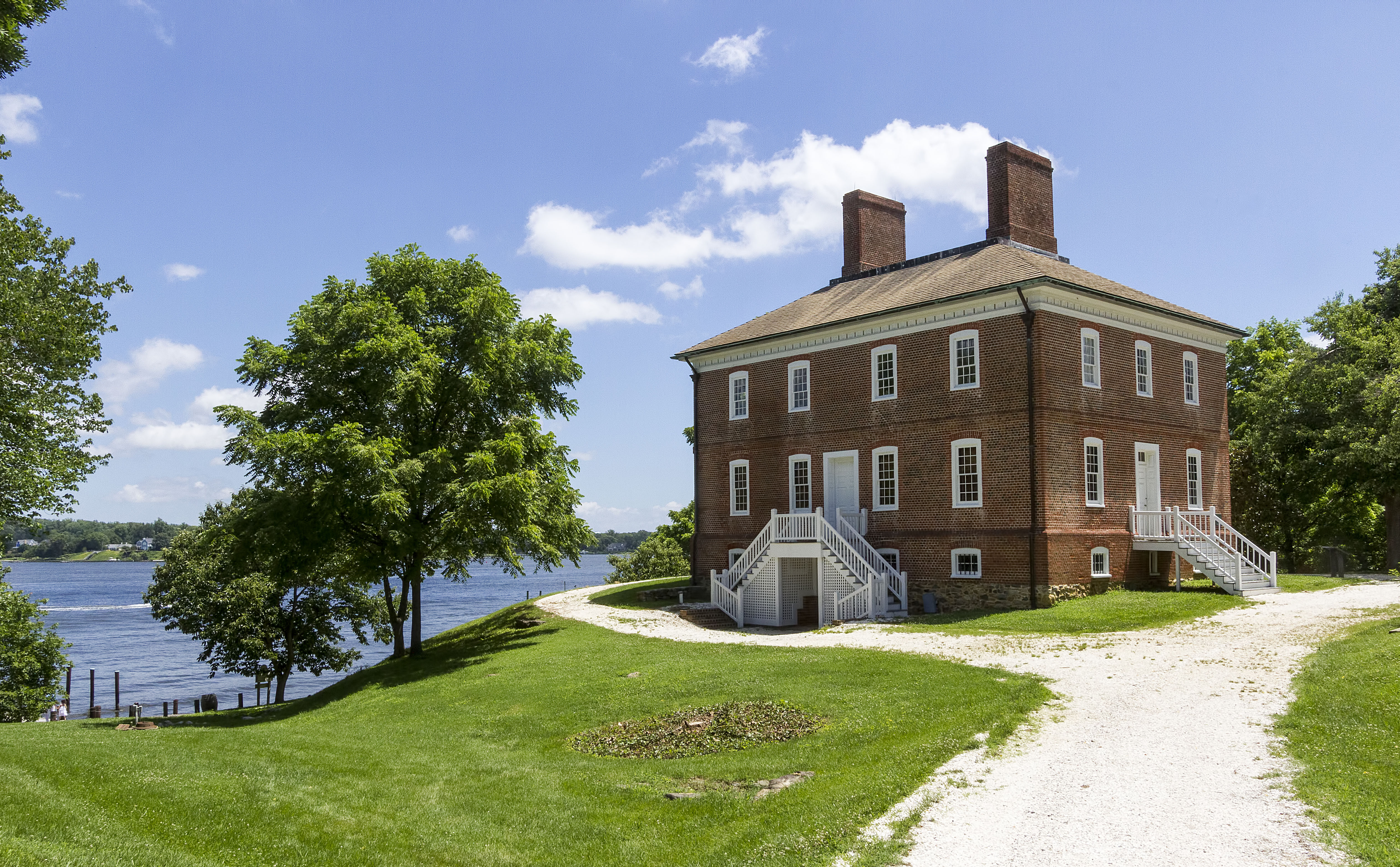 London Town Publik House