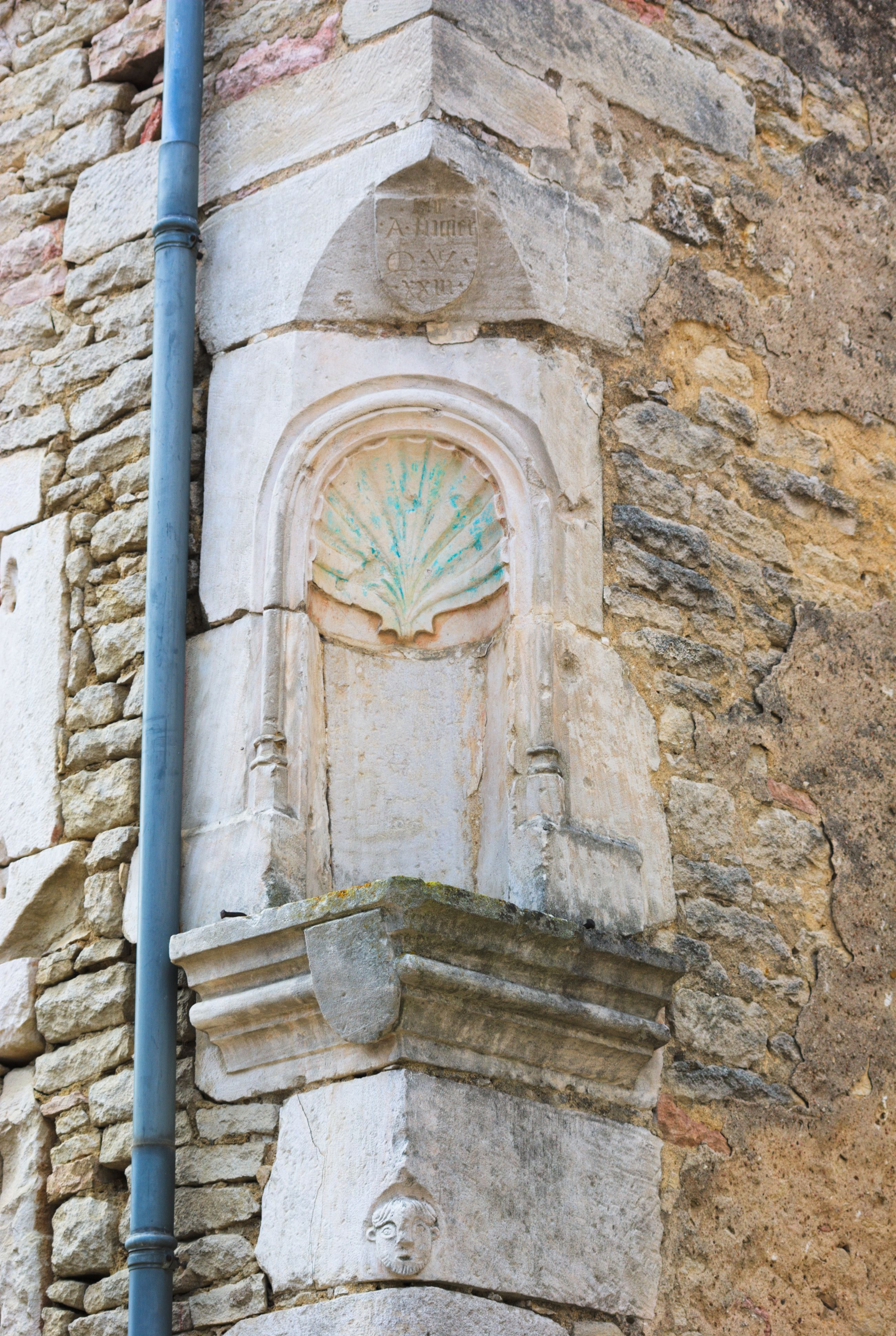 Niche avec statuette d'Uchizy