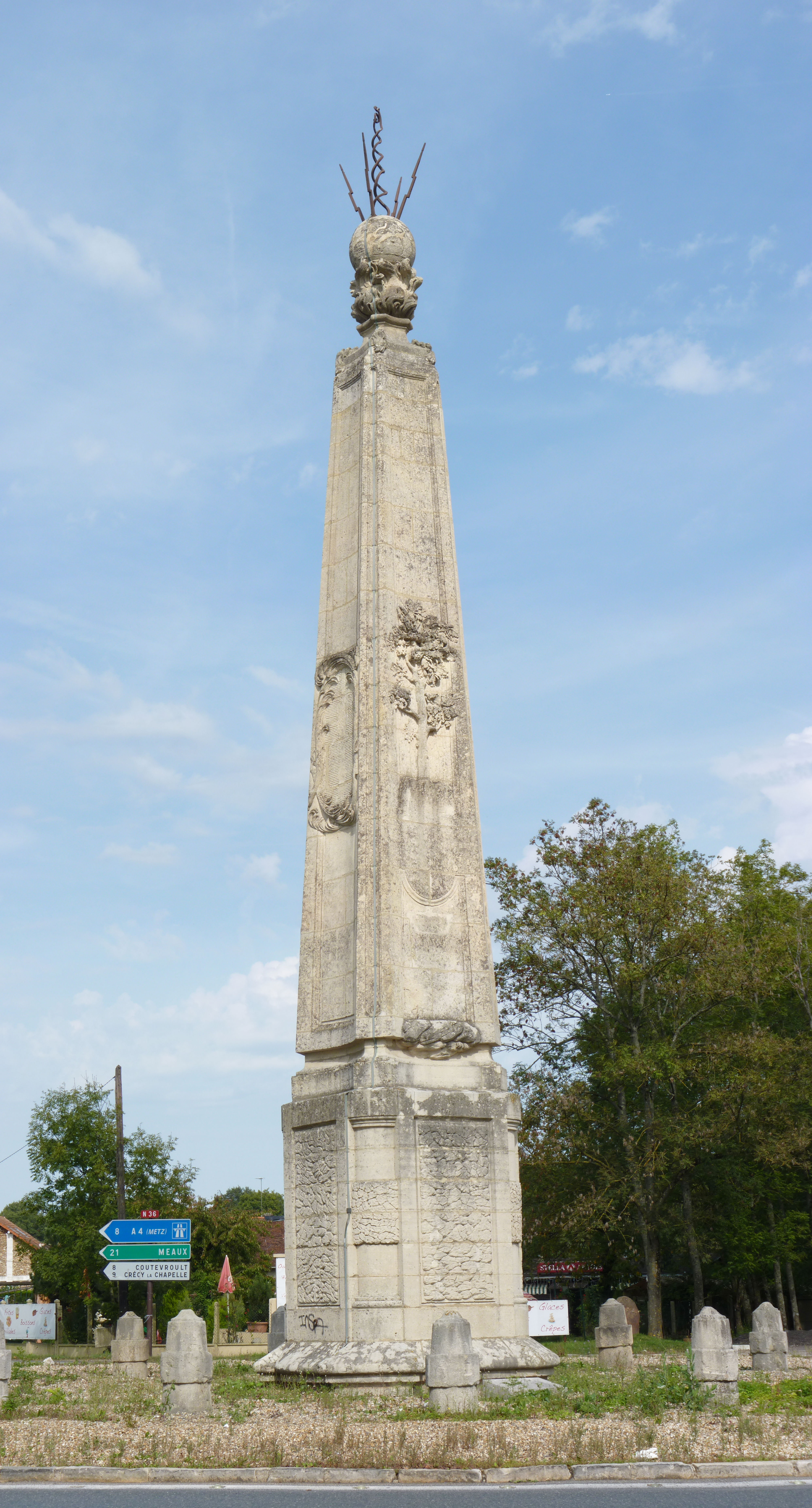 Villeneuve-le-Comte obelisk