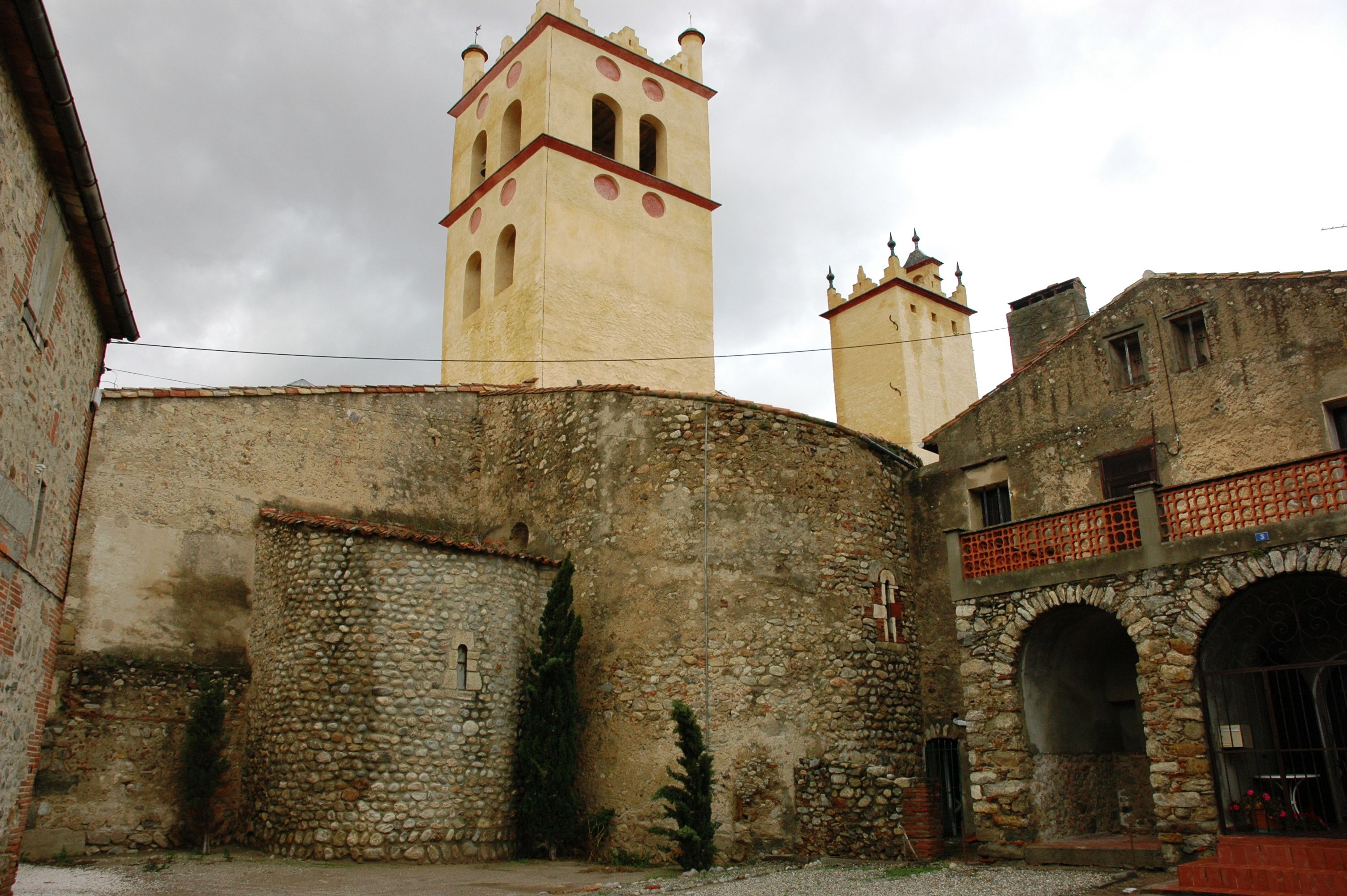 Monasterio de Sant Genís de Fontanes