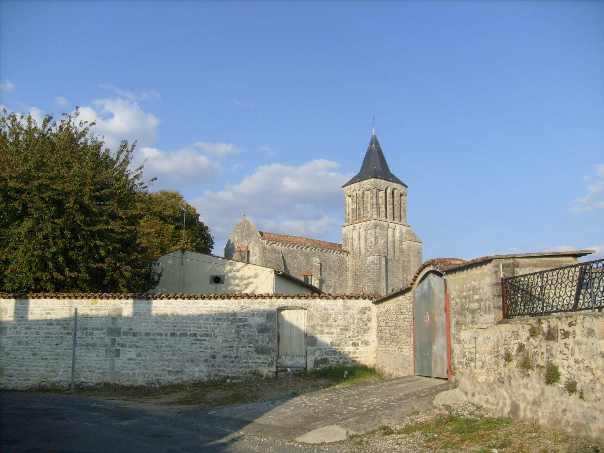 église Saint-Vivien de La Vallée