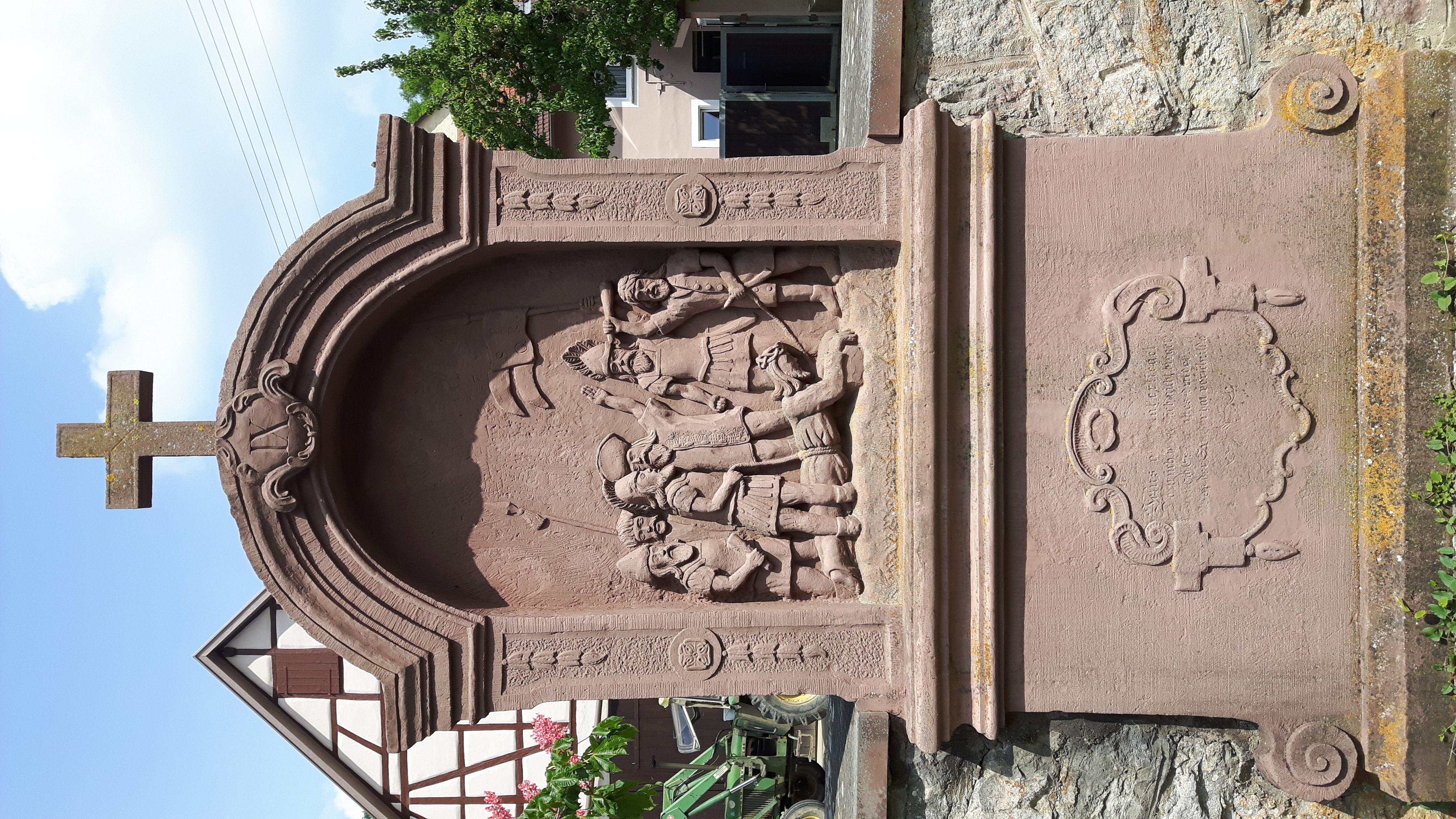 Kreuzweg in der Friedhofsmauer