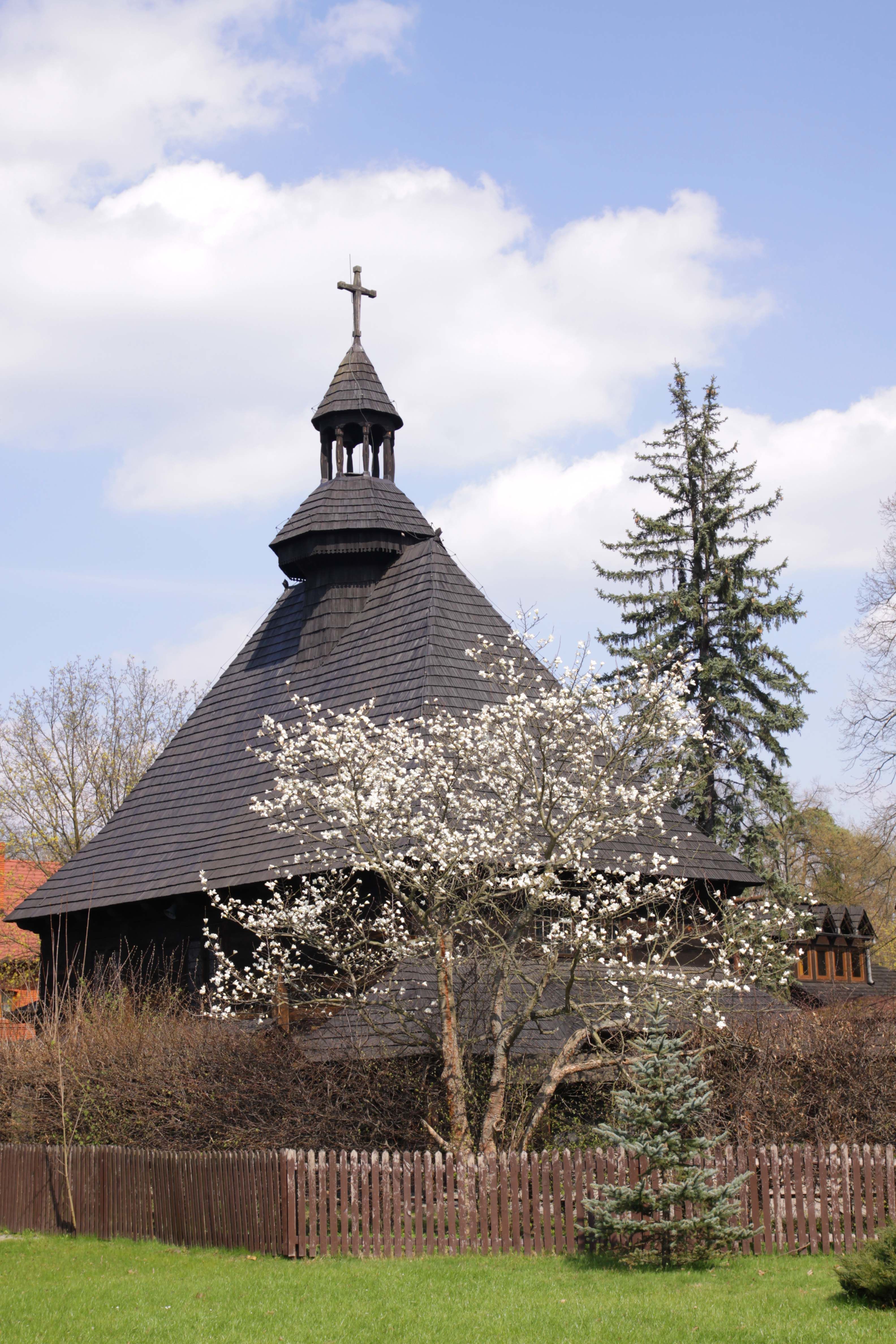 Parafia Matki Bozej Krolowej Polski w Spale