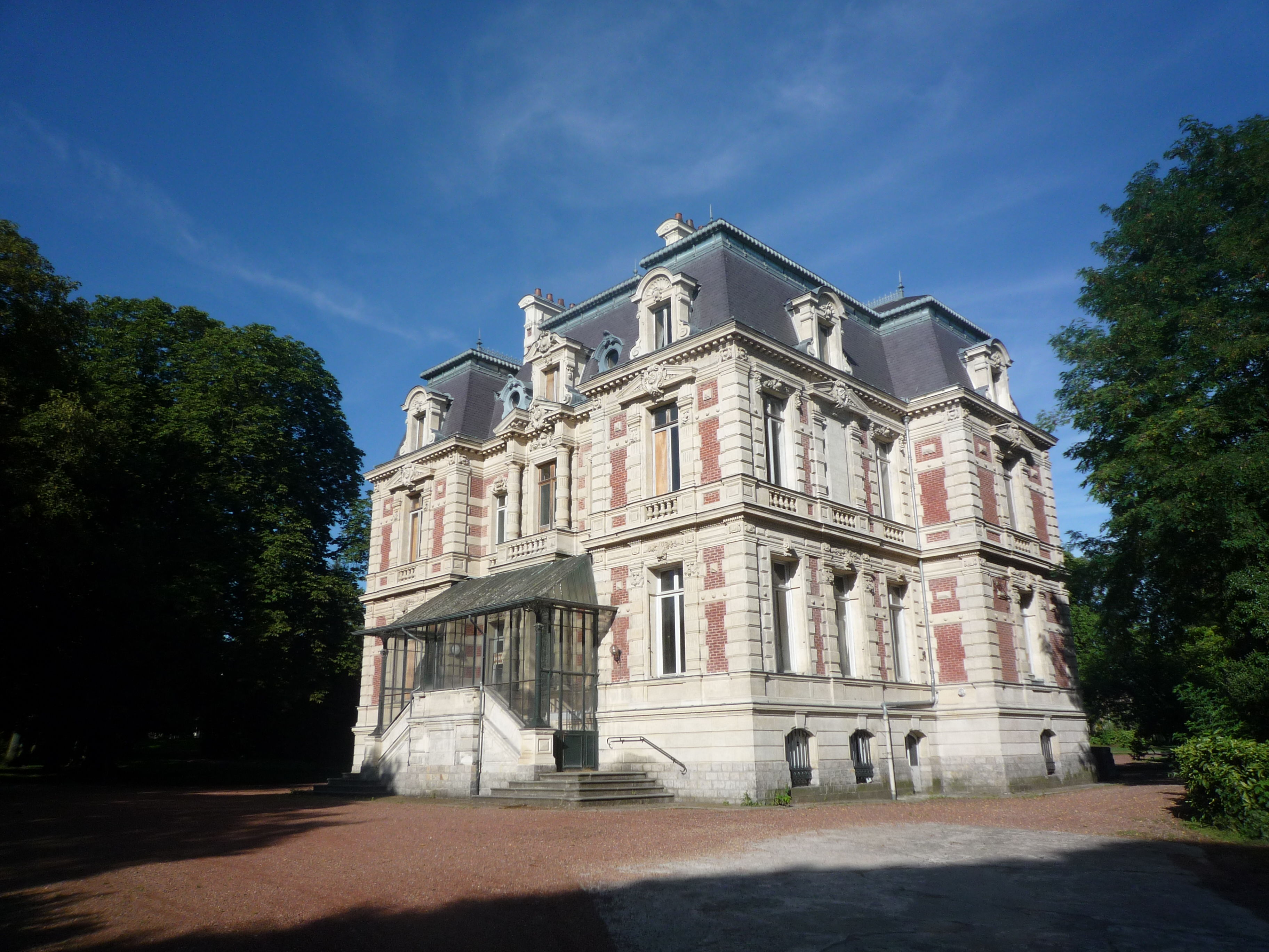 Dampierre castle