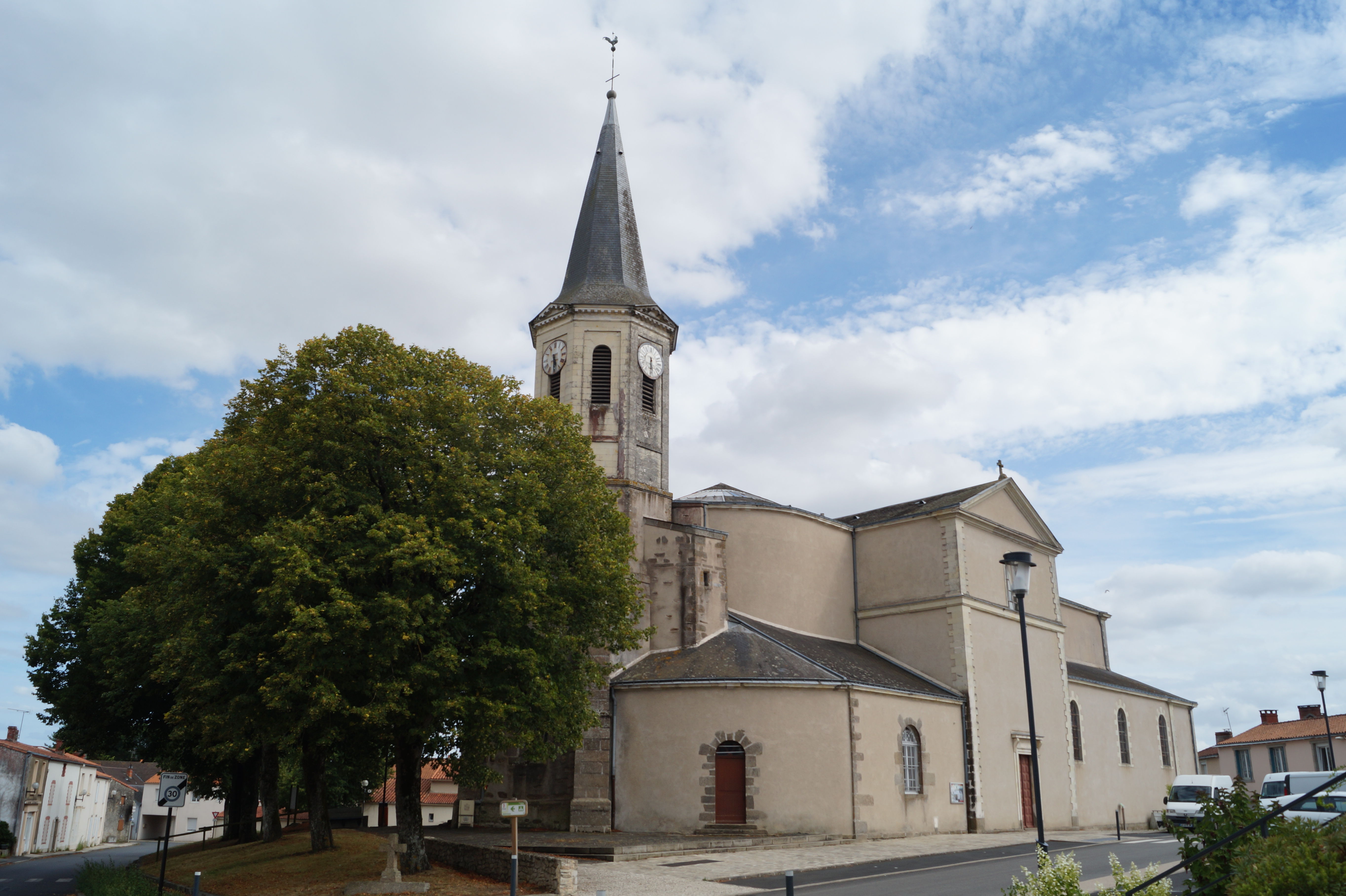 Eglise Saint-Hilaire de Saint-Hilaire-de-Loulay