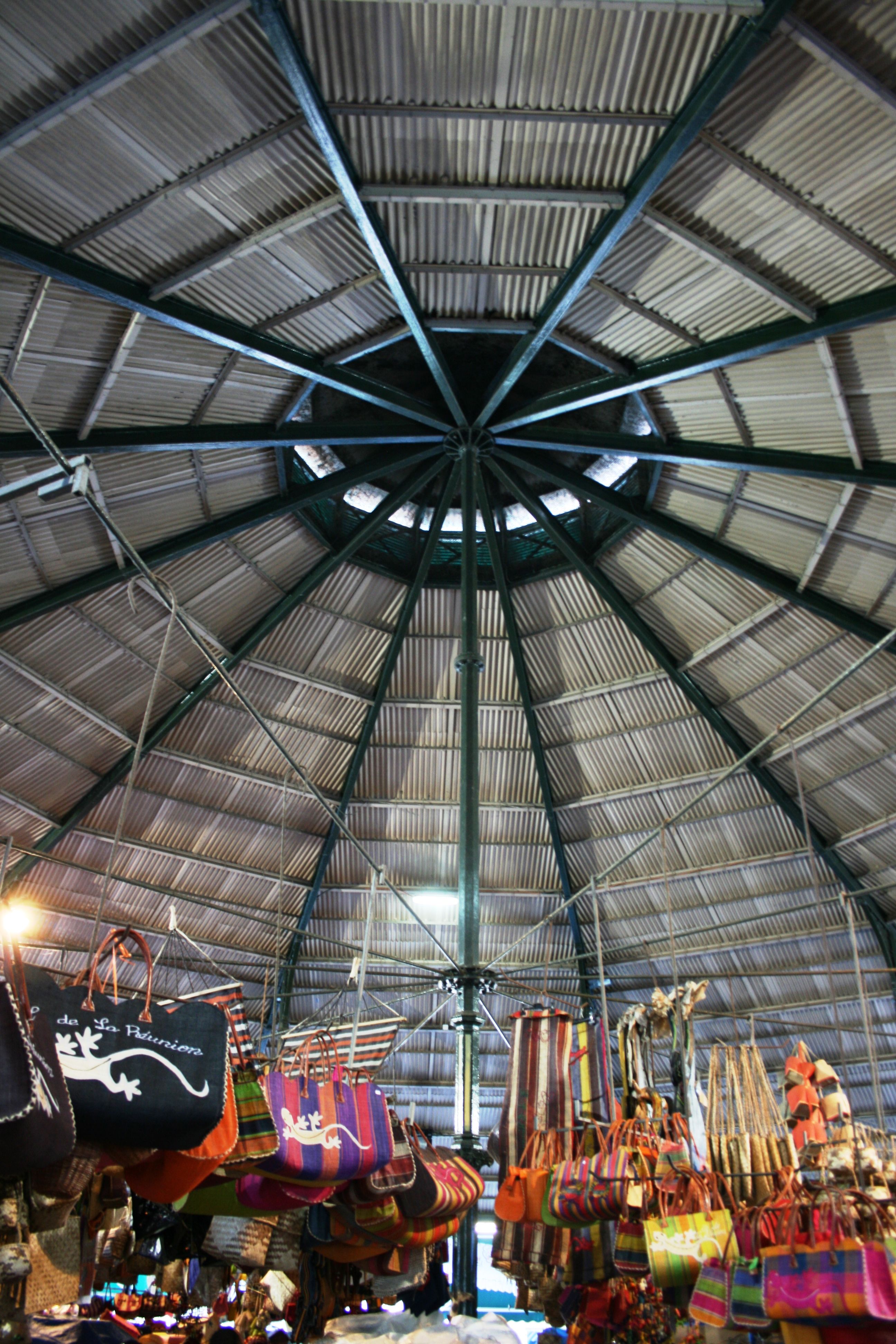 Marche couvert de Saint-Pierre