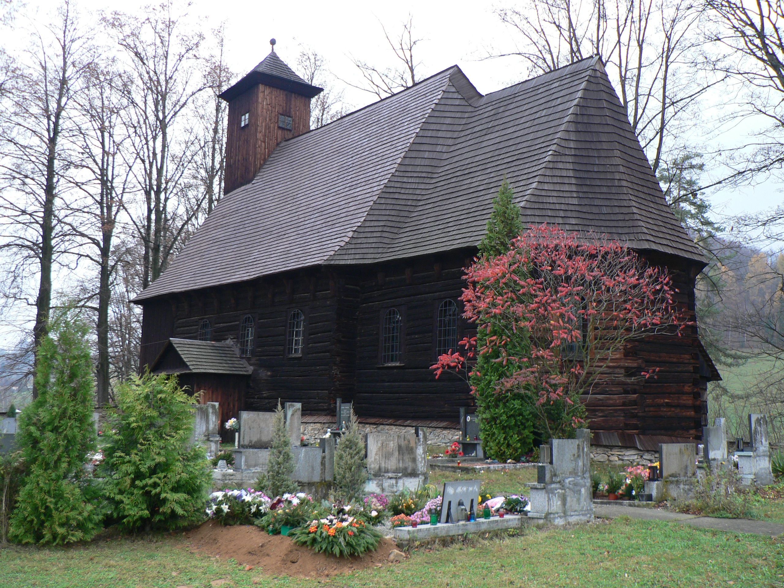 Dreveny kostel v Zarove