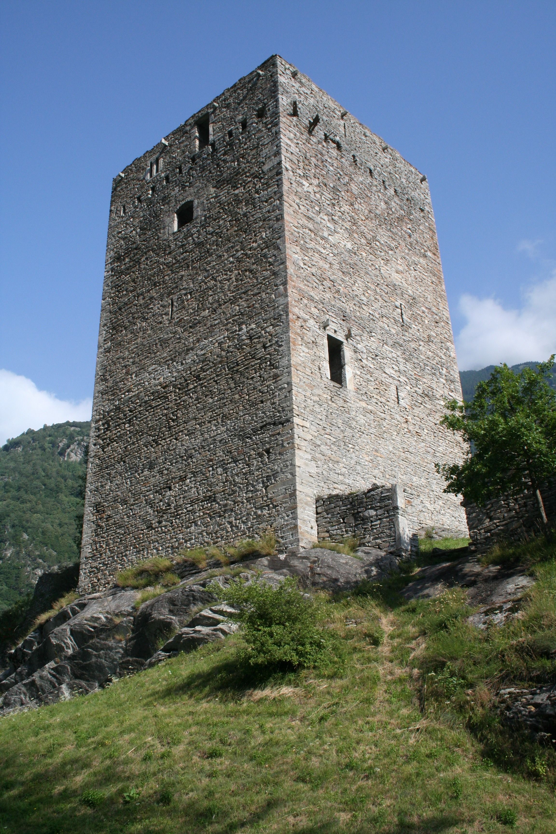 Burg Castelmur