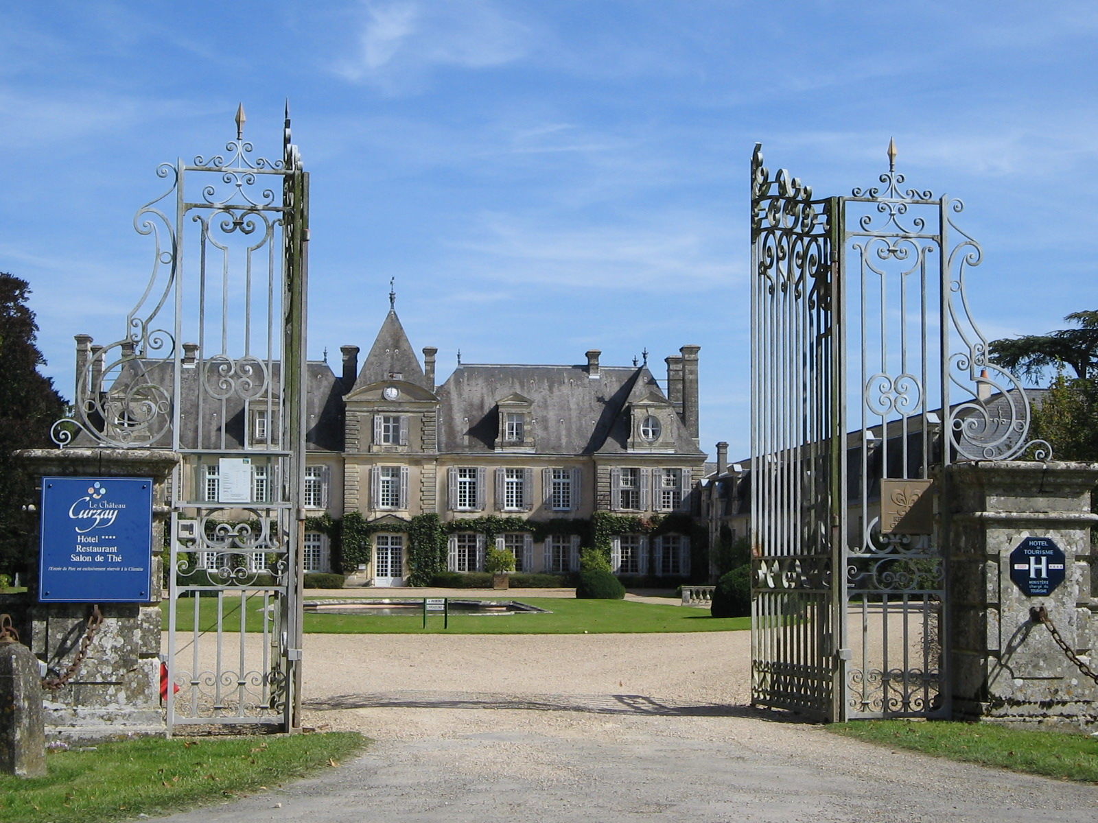 Chateau de Curzay