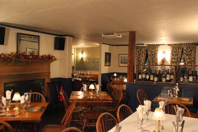 Captain Daniel Packer Inne