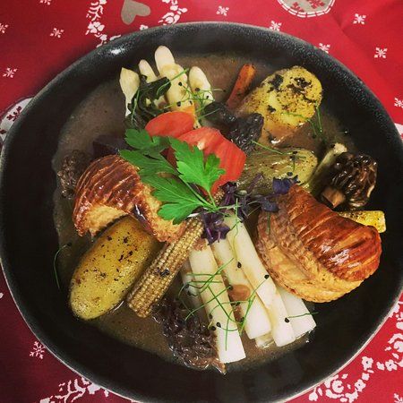 Au Passage de la Tour