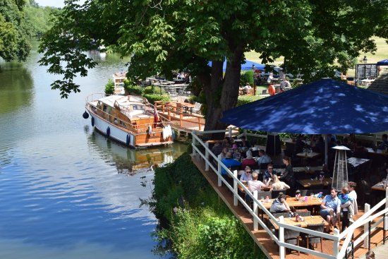 The Nags Head on Thames