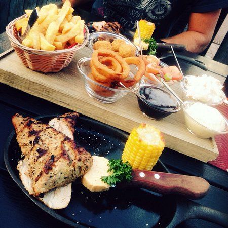 Big Street BBQ & Bar