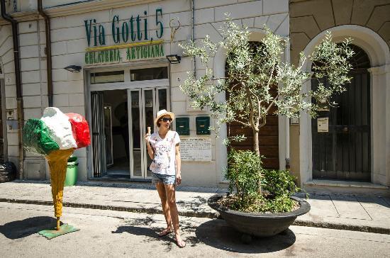 Via Gotti,5 Gelateria Artigiana