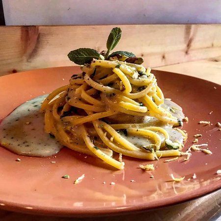 Ce Stamo a Pensà Street Food Shop