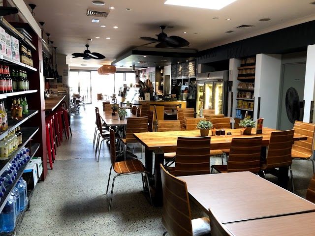 RAW & WILD Market & Cafe