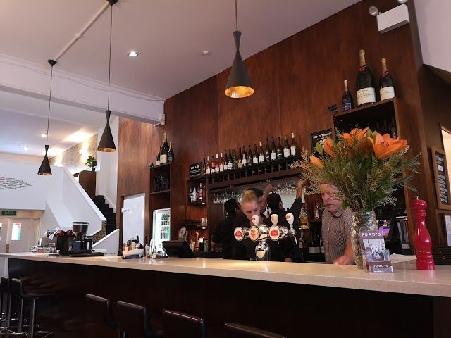Ford's Restaurant and Bar