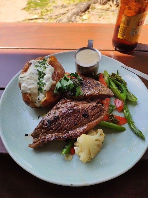 Barefoot Art Food Wine