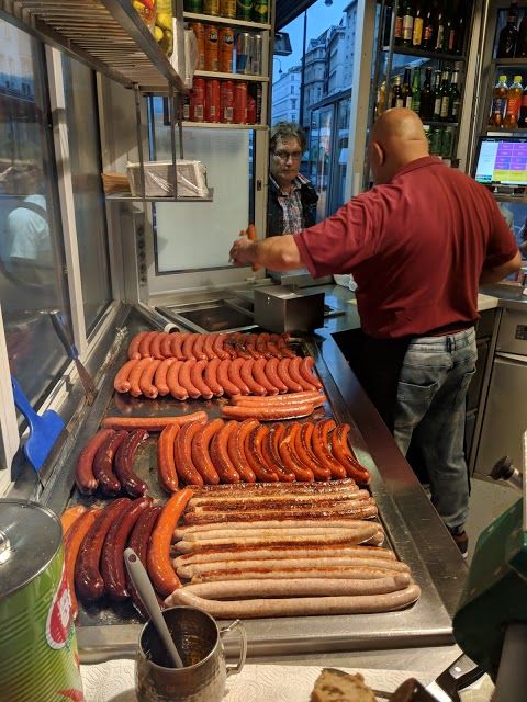 Wurstelstand am Hohen Markt