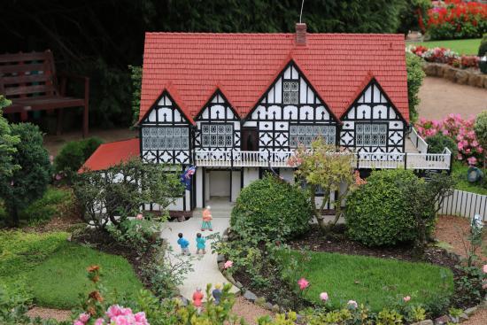 Cockington Green Gardens