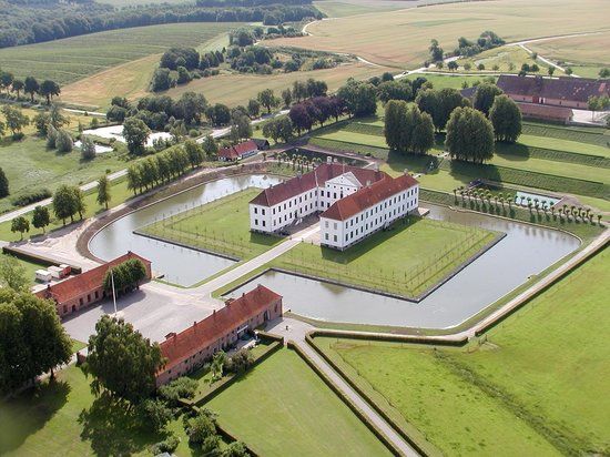 Clausholm Slot og Park