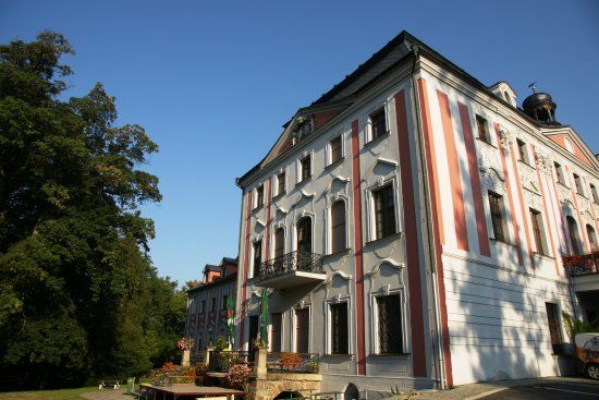 Velke Hostice Castle