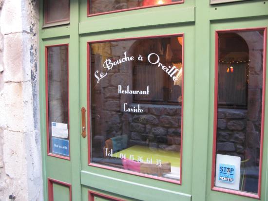 Le Bouche à Oreille