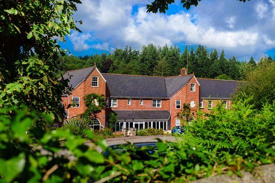 The Fox & Hounds Country Hotel