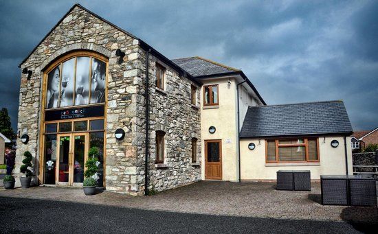 Con Amici Italian Bar and Kitchen