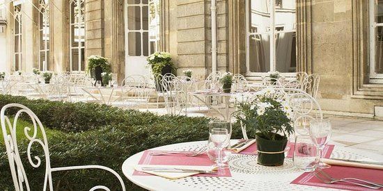 The 202 Rivoli Restaurant