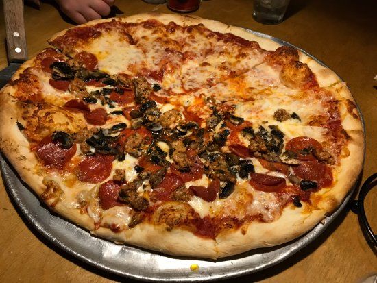 Al Capones Seafood and Pizzeria