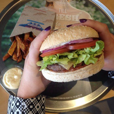 BurgerFuel Customs Street