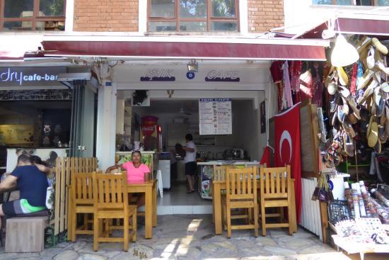 Isik Cafe