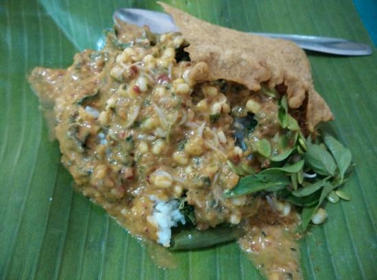 Nasi Pecel Bu Wir Kabul