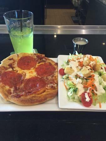 Crossroads Tavern & Grille