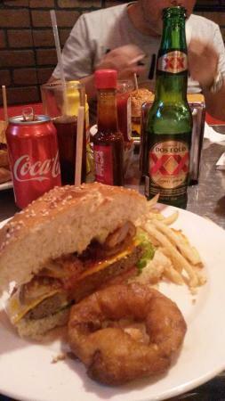 Johnnie's Burgers & Beers