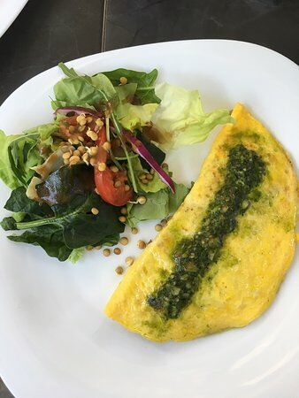 Monique's Bakery and Cafe