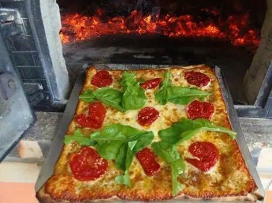 BF Art & Pizza Forno à Lenha