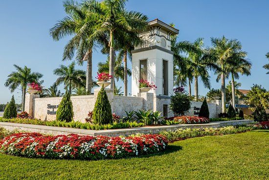 The Shops at Pembroke Gardens