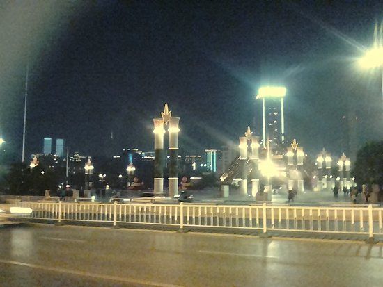 JinYang ShangYe BuXingJie