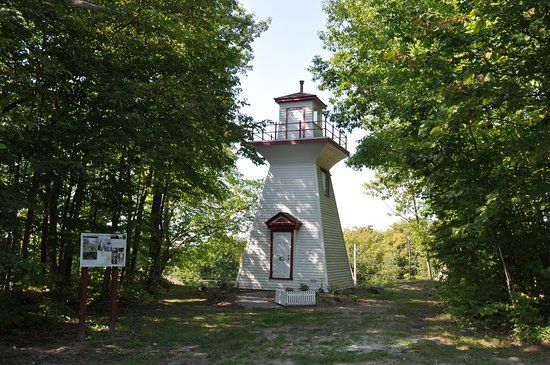 Victoria Harbour Range Rear Lighthouse
