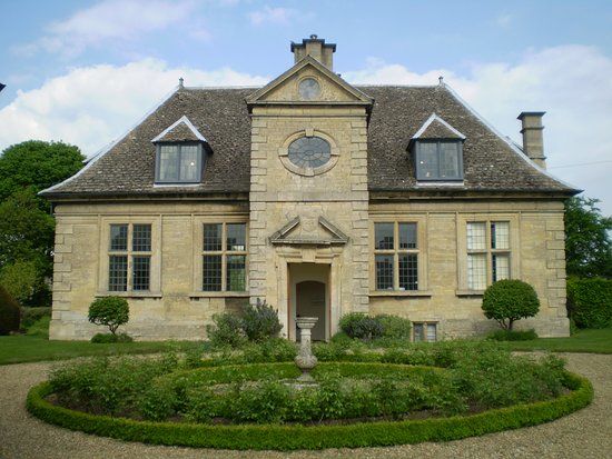 Willoughby Memorial Trust Gallery