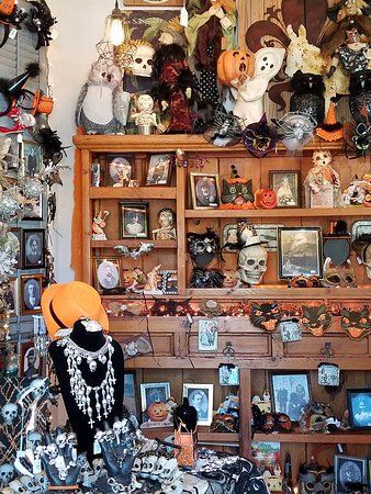 Haunted House on Hill Street Wax Museum