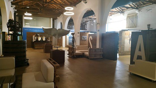 Centro de interpretación del vino y la sal