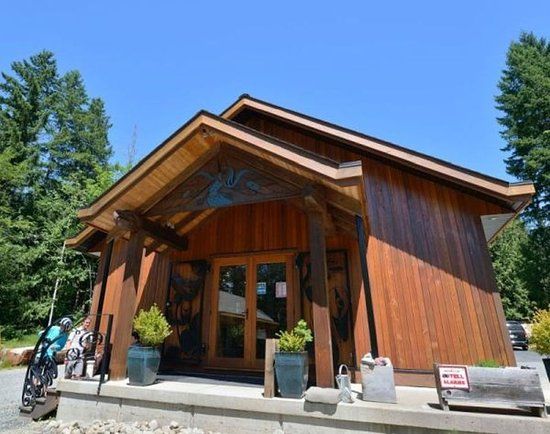 Ahtsik Native Art Gallery