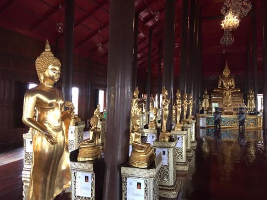 Wat Krathum Suea Pla