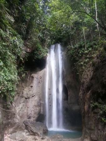 Binalayan Hidden Waterfalls