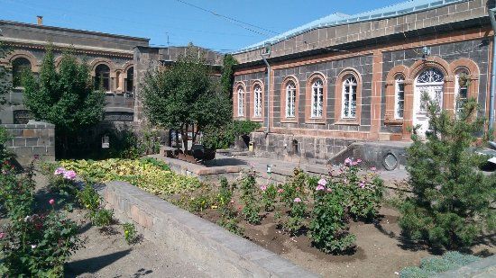 Hovhannes Shiraz Home and Museum